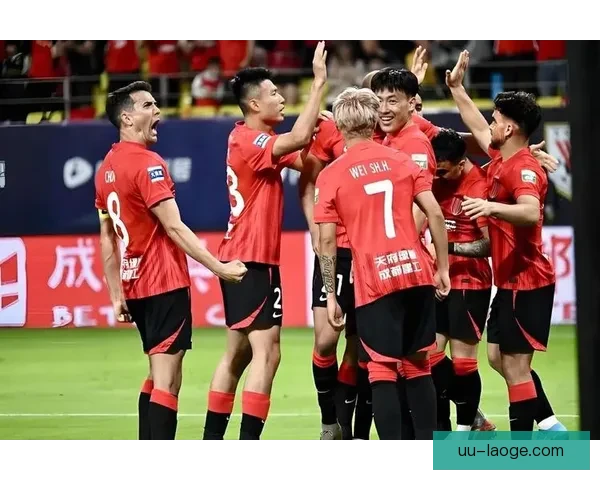 中超积分榜竞争愈发激烈成都蓉城客场两连胜强势跻身前三展现黑马气质
